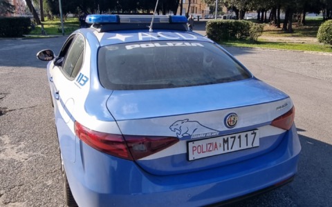 Arrestato un marocchino per molestie con coltello e bastone nel centro di Latina