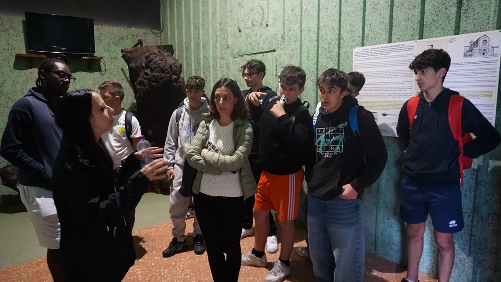 Gli studenti del Crotto Caurga esplorano storia e cultura tra Roma e Pontinia
