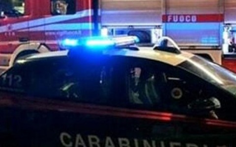 Incendio distrugge scooter, avviate indagini