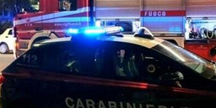 Incendio distrugge scooter, avviate indagini