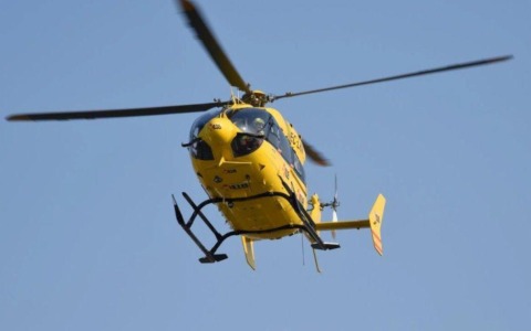 Incidente con motosega: amputato un dito a un 72enne