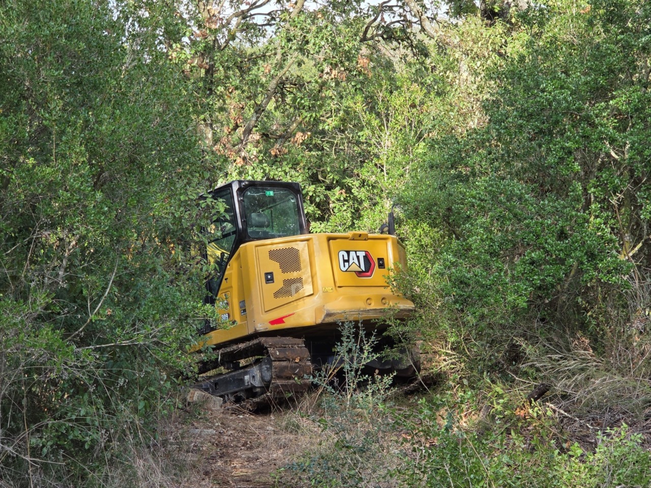 Recuperato un escavatore rubato a Velletri nelle campagne di Aprilia