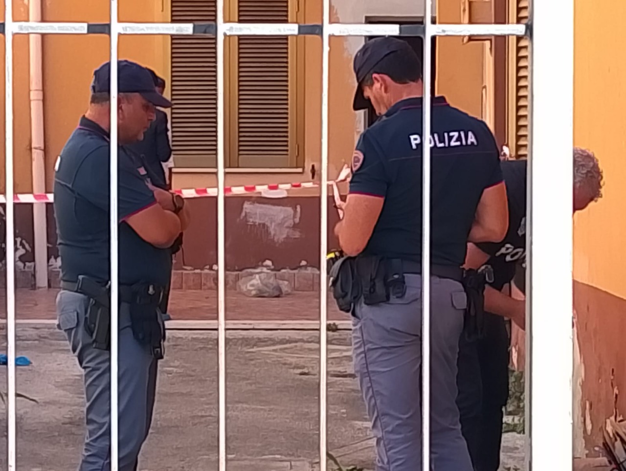 Ritorno della Polizia Scientifica nell’appartamento di Antonietta Rocco