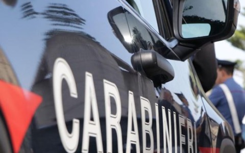 Un giovane ferito durante furto auto