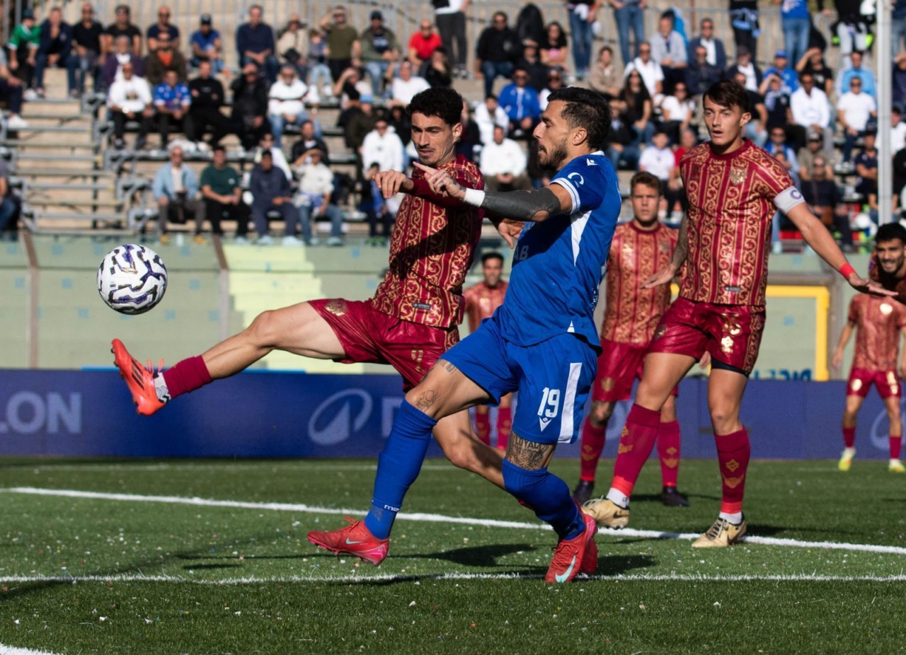 Alessandro Bruno sfida il Cosenza: la salvezza è a rischio