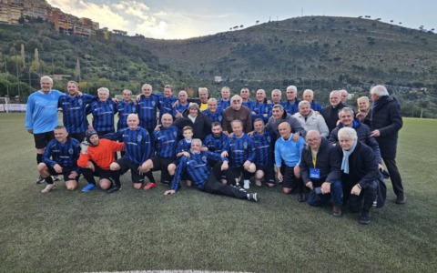 Celebrazione per i 70 anni di Spillo Altobelli con le leggende del calcio