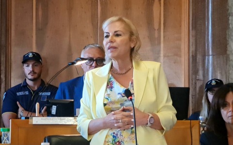 Crisi nella maggioranza, la Sindaca lancia un ultimatum: “O dentro o fuori”