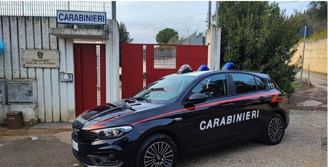 Denunciato un 38enne per falsità materiale