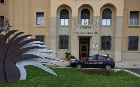 Finge di essere titolare di un’agenzia: denunciato per truffa