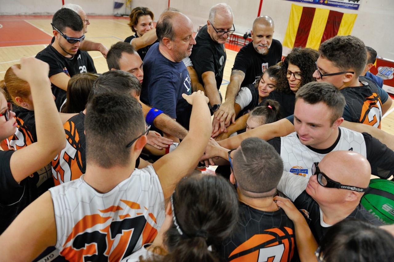 Il C.T. Andrea Capobianco al PalaFabiani per “Un Canestro da Favola Senza Barriere”