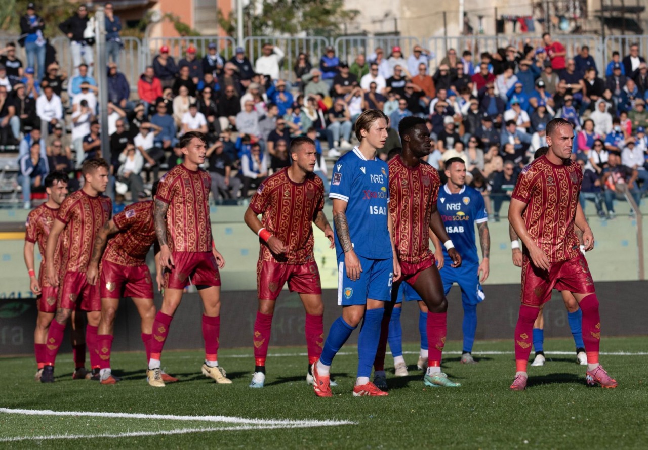 Il Latina si prepara per la sfida contro il Cosenza: Bruno sotto pressione