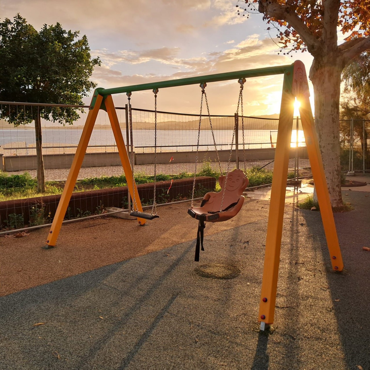 Inaugurata la giostrina inclusiva nella Pineta di Vindicio