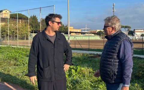 Inaugurata la recinzione che separa scuola e campo sportivo a Borgo Sabotino