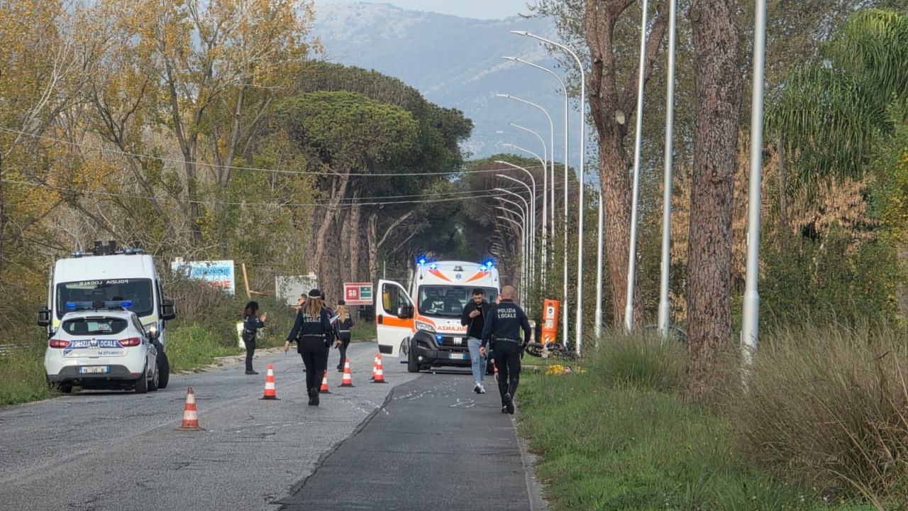 Incidente mortale a Latina: un motociclista perde la vita