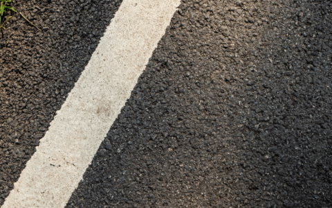 Iniziano i lavori per il rifacimento del manto stradale grazie a un finanziamento regionale