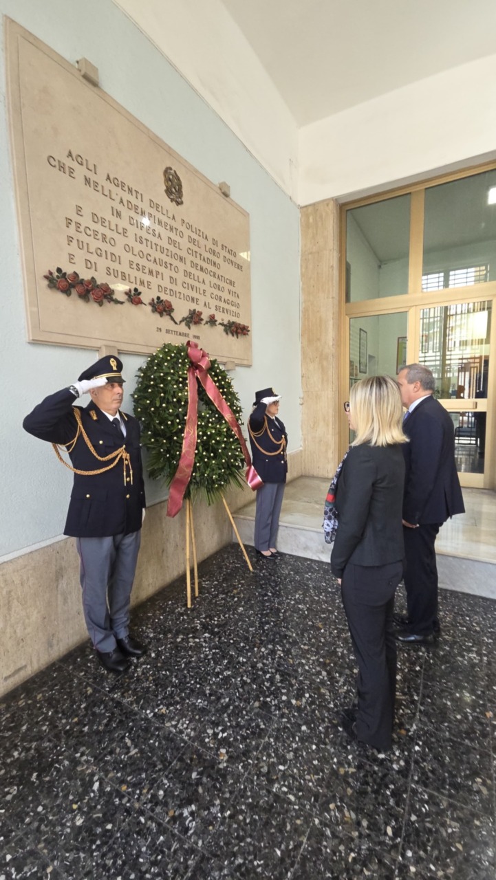 La Polizia di Stato onora i caduti e le vittime del dovere