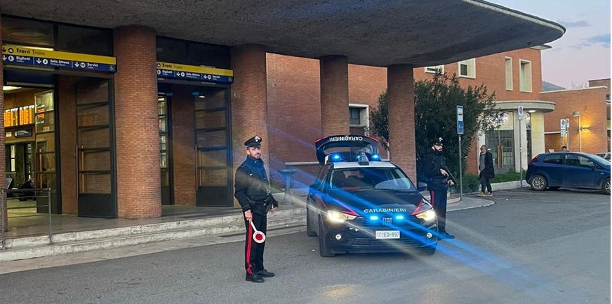 Un carabiniere in borghese arresta ladro su treno diretto a Roma