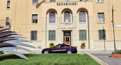 Due algerini arrestati per furto di abbigliamento in un centro commerciale