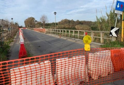 Foce Verde: numerosi cittadini in piazza contro la chiusura del ponte Mascarello