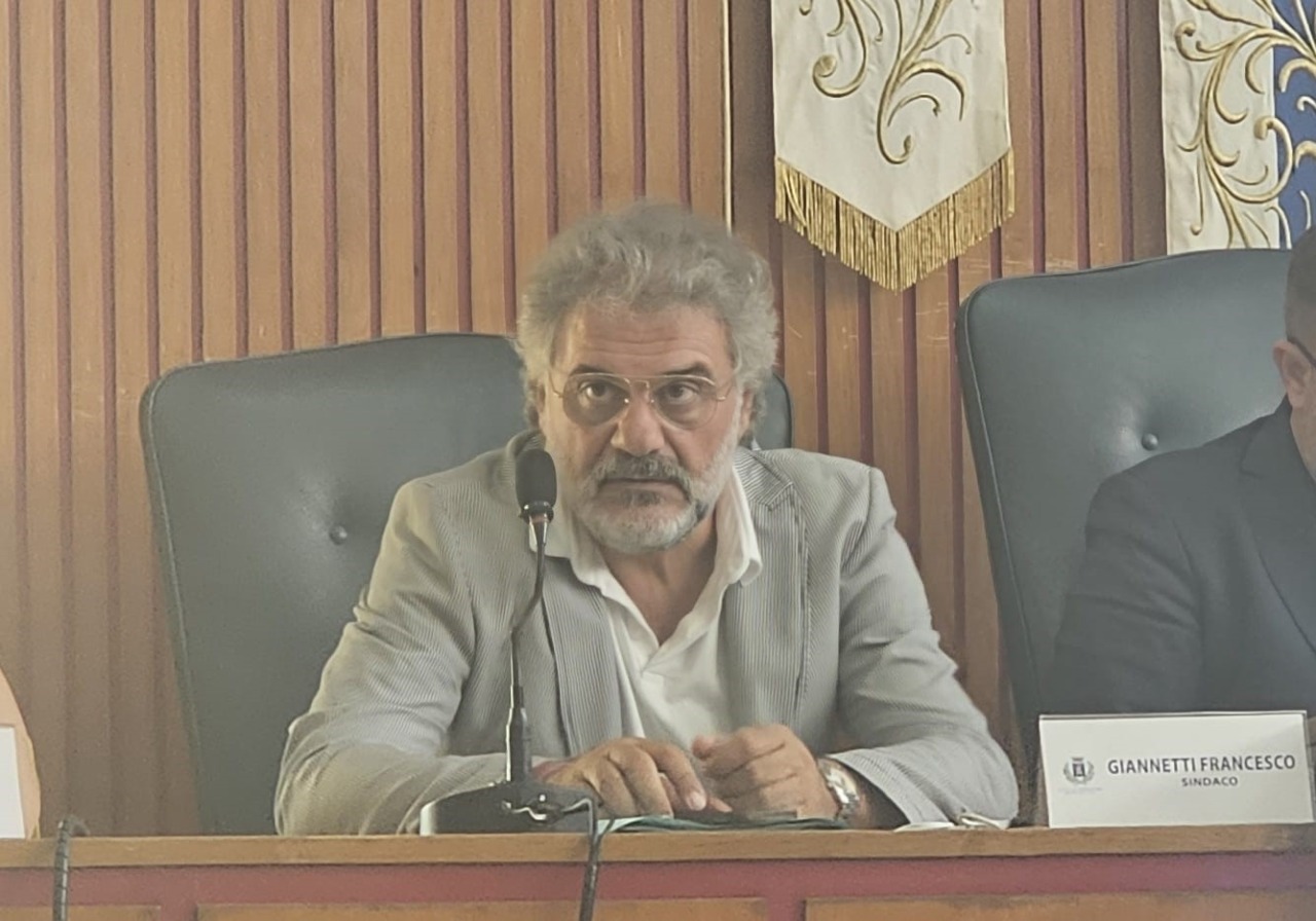 Francesco Giannetti richiede le dimissioni di De Gregorio dopo gli arresti