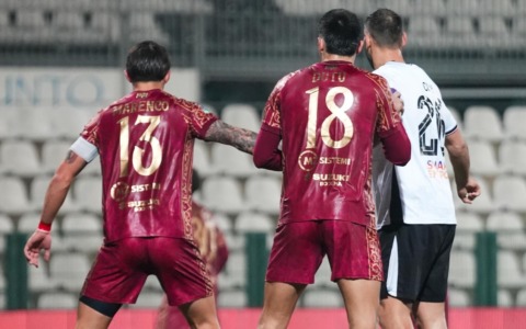 Il Latina accede alla semifinale di Coppa Italia, supera la Pro Vercelli (0-1) con un gol di Ekuban