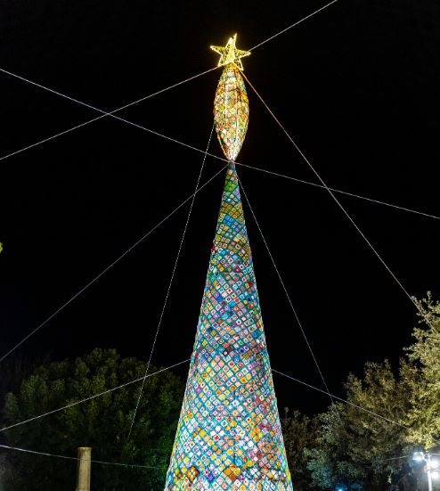 Il più grande albero a uncinetto d’Italia
