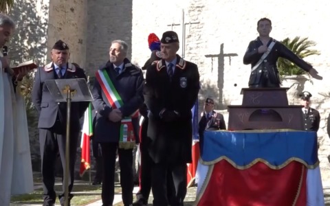 Inaugurata la statua di Salvo D’Acquisto a Castelforte