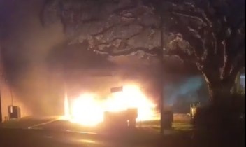 Incendio di auto della Polizia Locale a Sabaudia: indagini in corso