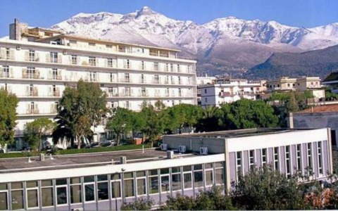 Incidente stradale: un motociclista perde il controllo, trovato positivo ad alcol e droghe