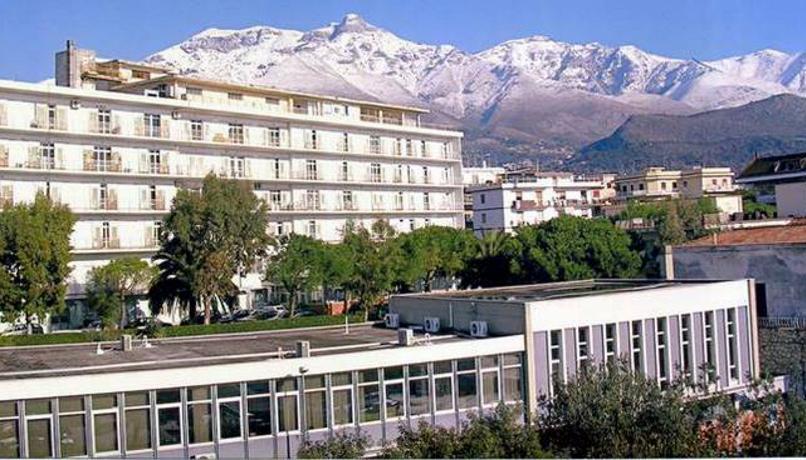 Incidente stradale: un motociclista perde il controllo, trovato positivo ad alcol e droghe