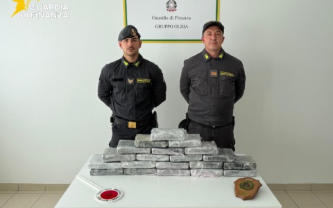 Arrestato con 23 chili di droga, si avvale del silenzio