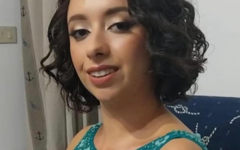 “Ciao Aurora, basta violenza”: fiaccolata in memoria della 19enne uccisa a Milano