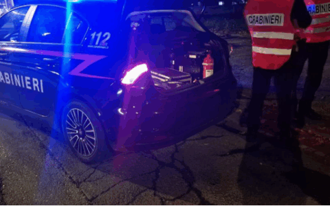 Due uomini denunciati per possesso di coltelli durante controlli ad “Alto impatto”