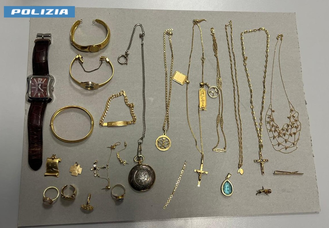 Falso nipote, due arresti e 17 mila euro in oro recuperati