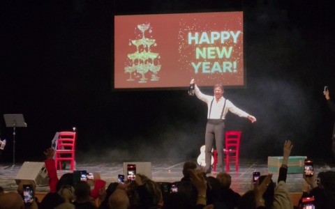 Feste di Capodanno: successo in piazza e a teatro