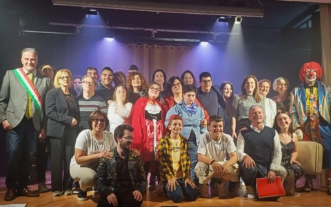 Inclusione e spettacolo: domani all’oratorio di S. Domenico Savio si svolgerà “Un palco per due”