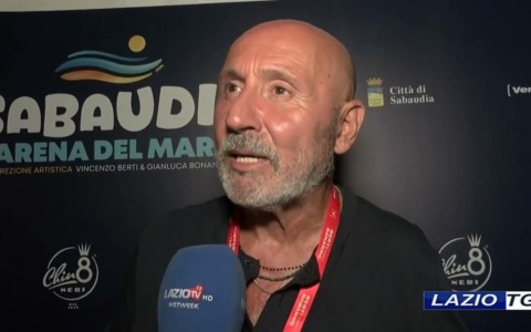 Maurizio Battista in scena all’Arena del Mare BCC Roma nell’estate 2026