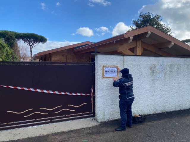 Sequestrato un manufatto su Via San Felice Circeo dalla Polizia Locale