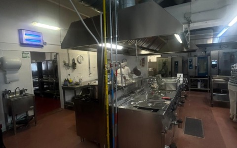 Visita della Commissione Comunale al centro cottura delle mense scolastiche