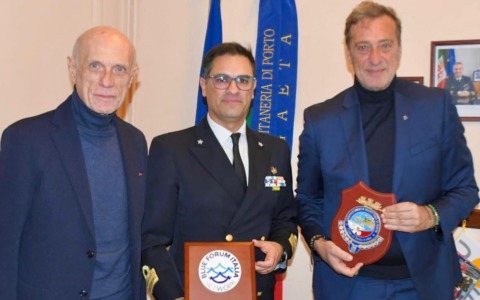 Acampora incontra il comandante della Capitaneria di Porto Monetti