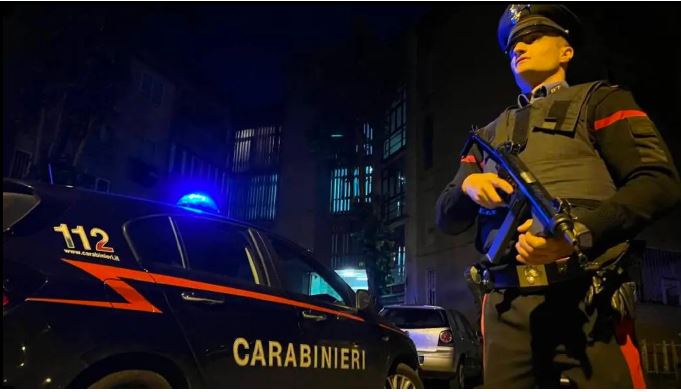 Arrestati due giovani per una truffa ai danni di un anziano