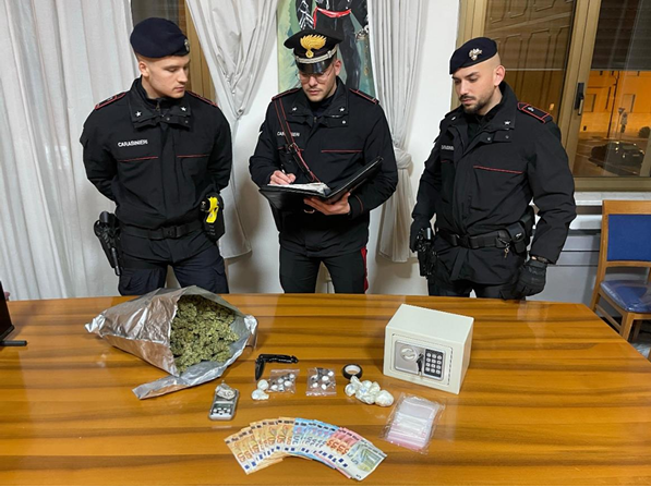 Arrestato un uomo di 53 anni con un chilo di droga nella notte a Latina