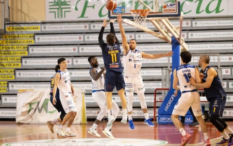 Benacquista Latina affronta Jesi oggi. Inizio alle 18