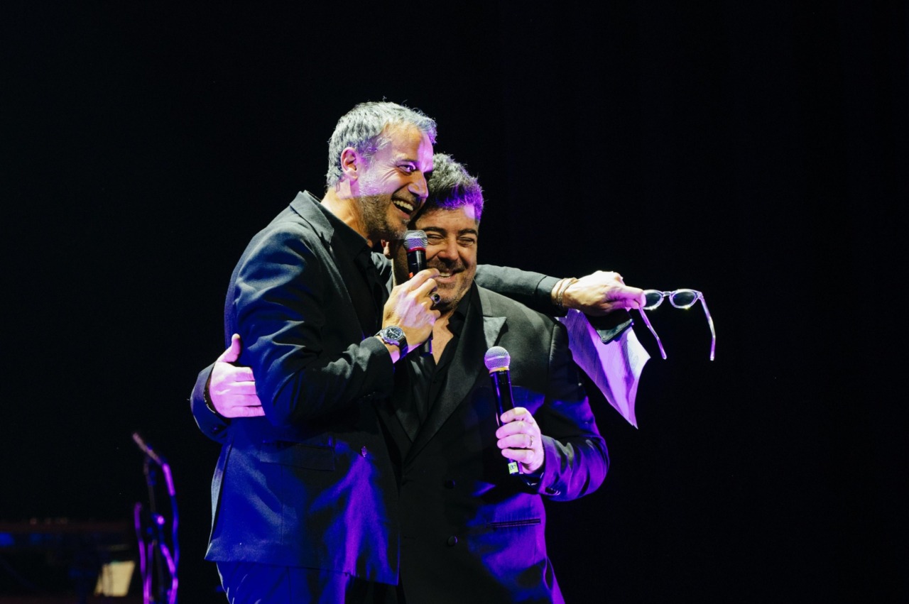 Bobbo trionfa al D’Annunzio: teatro gremito e grande successo per “Semplice”