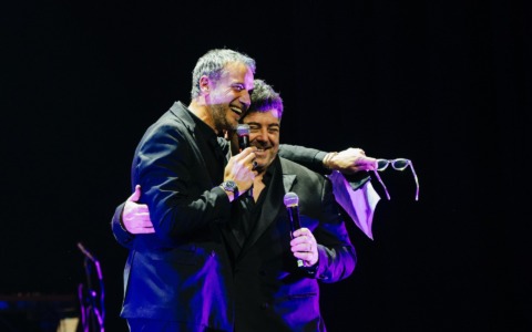 Bobbo trionfa al D’Annunzio: teatro gremito e grande successo per “Semplice”