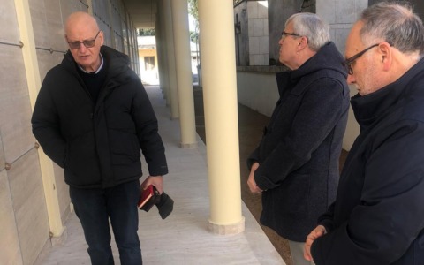 Cimitero, terminati i lavori. Benedetti nuovi loculi e ossari