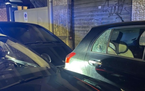 Colpi di arma da fuoco contro una finestra in via degli Aranci