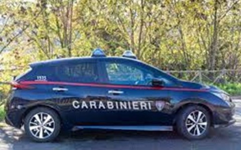 Denunciato un uomo per tentato furto in un veicolo aperto