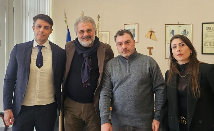 Il sindaco di Terracina riceve il padre di Federico Salvagni