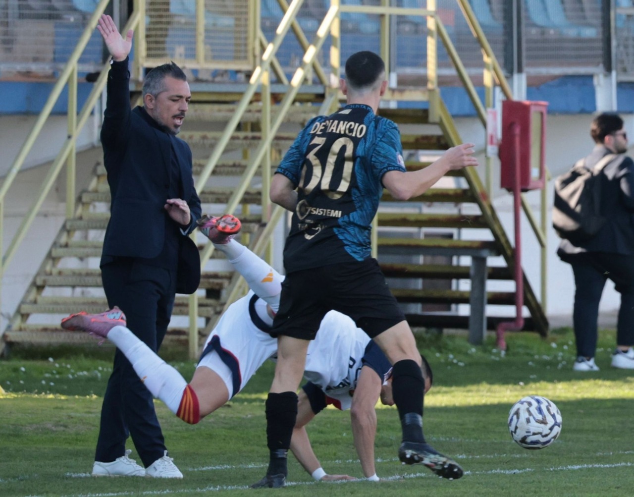 In vista di Giugliano-Latina, il Siracusa ultimo in classifica